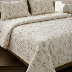 Juego de Cubrecama Acolchado Floral Crema de 3 Piezas, Sensación de Algodón Premium, Edredón para Aire Acondicionado |   Edredón Doble con Fundas de Almohada, Elegante Juego de Ropa de Cama - Product Image 1