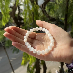 Bracelet en Sélénite de Qualité Supérieure, Forme Sphérique Polie, Écologique, Bijou en Pierre Feng Shui pour Femmes et Hommes - Product Image 3