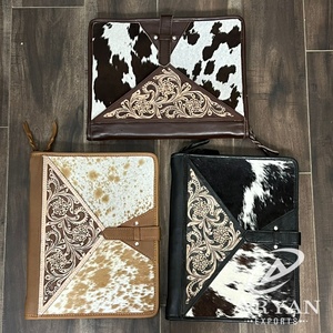 Carpeta Portafolio de Cuero Vacuno Hecha a Mano con Diseño Floral, Carpeta de Archivo Premium para Documentos - Product Image 1