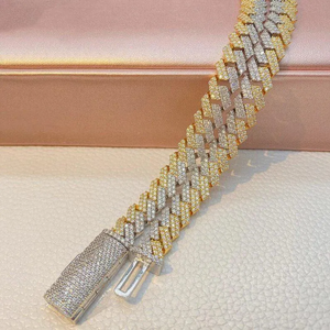 Chaîne de luxe hip-hop Cuban Link Iced Out, bicolore or jaune et or blanc, avec fermoir entièrement pavé de diamants - Product Image 3