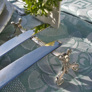 ที่วางช้อนส้อมโลหะขนาดกะทัดรัดขนาดใหญ่สำหรับร้านกาแฟและร้านอาหารมั่นใจได้ว่าเครื่องใช้ในครัวและพื้นที่ให้บริการสะอาด - Product Image 1