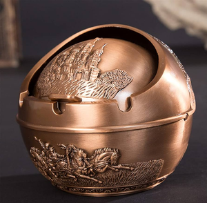 Cendrier industriel artisanal en acier noir avec une large base, disponible à prix de gros. - Product Image 2