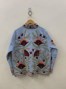 Elegante Abrigo Étnico de Terciopelo para Mujer, Chaqueta Boho de Invierno Bordada a Mano con Diseño Suzani, Prenda Exterior Corta con Estampado Floral - Product Image 2