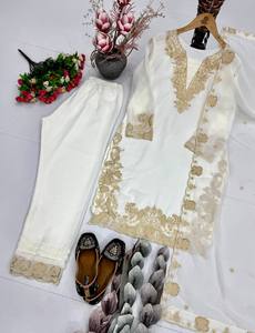 Conjunto de Salwar Kameez Blanco Pakistaní Moderno de Invierno, con Bordado Zari Dorado de Lujo, Pantalón Recto, Ropa Étnica India para Fiestas - Product Image 5