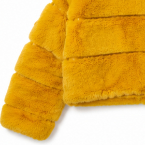 Manteau court en fausse fourrure jaune doré pour femme, veste à capuche en peluche avec patch brodé, chaud et tendance pour l'hiver, style streetwear duveteux - Product Image 5