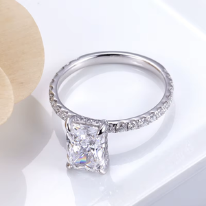 Bague de fiançailles de luxe en diamant taille radiant avec diamant pour femme, style unique, certifiée IGI - Product Image 2