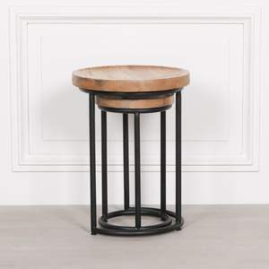 Table d'appoint moderne en bois et fer forgé, conçue pour les maisons élégantes, avec un support en fer élégant et un bois lisse. - Product Image 3
