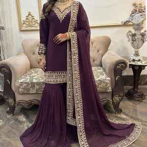 Nueva Camisa de Chifón Puro con Hermoso Trabajo Artesanal, con Hermosa Falda Gharara de Chifón y Dupatta con Bordes Bordados de Chifón - Product Image 1