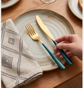 Ensemble de couverts dorés avec manches verts, luxe moderne, cuillère, fourchette, couteau, baguettes, passe au lave-vaisselle, pour la cuisine - Product Image 5