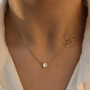 Collar con Colgante de Zirconia Cúbica Solitaria en Oro de 18K, Corte Princesa, Moderno, Minimalista, Regalo para Mujer, Acero Inoxidable Antideslustre - Product Image 5