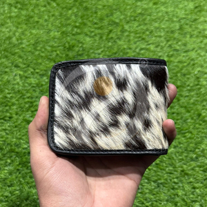 Cartera de Cuero Vacuno con Pelo, Hecha a Mano, Delgada, Bifold, Tarjetero, Acabado de Calidad Premium - Product Image 1