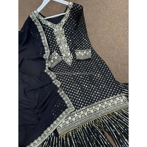Fabzonefabindia présentant la nouvelle fête était belle broderie lourde fantaisie et haut de travail à paillettes de 5mm-Sharara avec Dupatta - Product Image 3