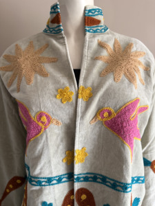 Manteau pour femme en coton à col mandarin brodé à la main, motif floral, manches longues, respirant, toile vintage, velours chic, Jaipur Originals - Product Image 3