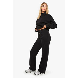 Conjunto deportivo de dos piezas para mujer, con top corto con cremallera y pantalones jogger, 100% algodón, con logo personalizado. - Product Image 3