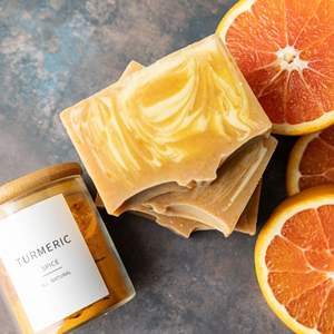 Jabón Herbal Artesanal Premium de Limpieza Profunda con Aceite de Coco, Cúrcuma y Limoncillo para Uso en Comercios y Spas - Product Image 2