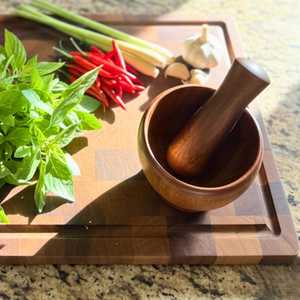 Mortero y Pilón de Madera Natural Ecológicos, Duraderos y Hechos a Mano, de Grado Alimenticio, para Moler Especias, Hierbas, Ajo y Jengibre en la Cocina - Product Image 6