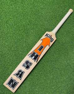 Bate de Críquet Ihsan Sports Serie Clásica Edición King, Madera de Sauce Inglesa, Peso Ligero, Funda Protectora Incluida, Agarre Extra - Product Image 4