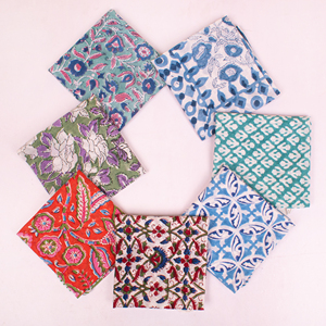 Pañuelo Ligero de Algodón Orgánico Hecho a Mano con Estampado Floral, Ecológico, Estilo Bohemio, Unisex, para Cabello y Cuello - Product Image 1