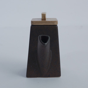Brown Eco-Friendly Traditional Reactive Glaze Ceramic Soy <b>Sauce</b> <b>Pot</b> 200ml Convenient Wooden Lid Restaurant Hotel Tableware - Product Image 3