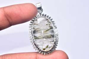 Colgante de Rutilo Verde Chapado en Plata, Cabujón de Rutilo Verde, Colgante de Rutilo con Corte Rosa - Product Image 4