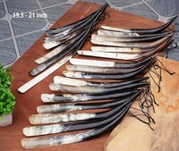 Chausse-pied artisanal écologique en corne de buffle avec poignée sculptée en forme d'animal |   Objet d'art et de collection de luxe unique à long manche