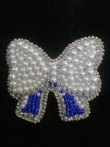 Collection exclusive et unique de broches en forme ovale, brodées à la main, avec des fils de bullion Kasab et des perles, motif chat. - Product Image 5