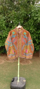 Chaqueta de terciopelo bordada a mano de lujo para mujer |   Algodón Transpirable Ecológico de Primera Calidad, Estilo Artesanal Floral - Product Image 4
