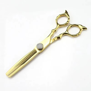 Tijeras de Peluquería Profesionales Japonesas 440 de Alta Gama, Tijeras Cruzadas para Corte y Entresacado de Cabello, Doradas - Product Image 3