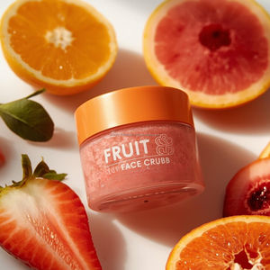 Gommage Visage aux Fruits Formule Exfoliante Douce et Éclaircissante avec des Extraits Naturels de Fruits pour une Peau Lisse et Éclatante - Product Image 2