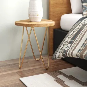 Table d'appoint triangulaire moderne en bois avec pieds en métal doré, table d'appoint faite à la main pour salon, chambre à coucher, canapé - Product Image 1