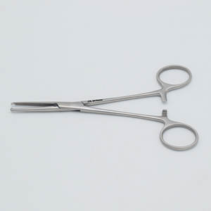 Pinzas Quirúrgicas Manuales Rochester Ochsner de Acero Inoxidable, Hemostáticas, Rectas, Curvas, con Mandíbula Serrada, Juego de Instrumentos de Máxima Comodidad - Product Image 6