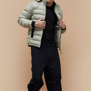 Chaqueta acolchada para hombre con cuello alto y cremallera, rellena de plumón, informal, de invierno, color gris claro y verde, para hombre. - Product Image 1