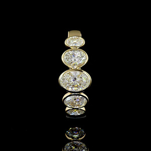 Bague de mariage et de fête tendance en or 10K 14K 18K et argent 925 935, plaquée rhodium, avec cinq diamants ovales de laboratoire sertis clos - Product Image 4