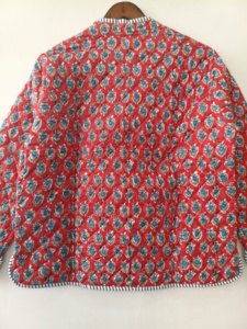 Veste en coton matelassée faite à la main, à motifs floraux, réversible, en coton matelassé à rayures, pour les occasions spéciales - Product Image 4