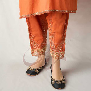 รองเท้าคุสซ่าแฟชั่นพิมพ์ลายกันลื่น ทำมือ พื้นรองเท้าหนังแท้ ปักสีตามสั่ง และโลโก้ตามสั่ง - Product Image 2