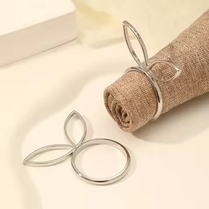 Elegante Anillo de Servilleta Metálico para Decoración de Banquetes, Arreglos de Mesa de Boda y Presentaciones de Eventos - Product Image 4
