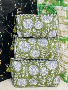 Ensemble de 3 trousses de maquillage faites à la main, style indien, imprimé floral au bloc, matelassées, avec fermeture éclair, sac de rangement de voyage, pompon décoratif - Product Image 5