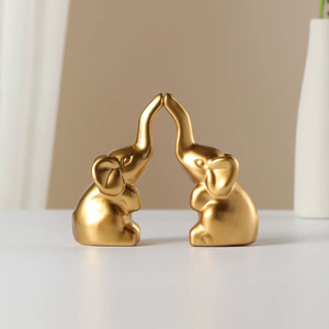 Estatua Decorativa de Elefante de Aluminio con Estructura Metálica Resistente, Adecuada para Decoración de Estantes de Sala de Estar y Entrada - Product Image 1