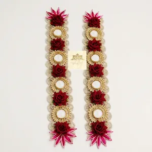 Support de bougie floral avec des roses rouges et des cadres circulaires dorés pour la décoration de mariage et de la maison - Product Image 4