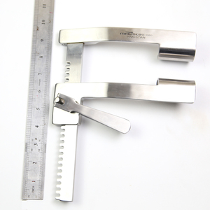 Separador de Costillas Wilson con Brazos de Aluminio, Cuchillas de 26x30mm, Brazo de 4in (10.2cm), Apertura de 3.875in (9.8cm) ZETOMEDPRO - Product Image 4