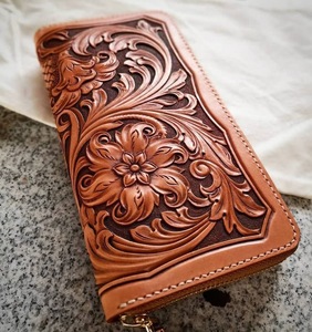 Cartera de cuero occidental de lujo con diseño rústico vaquero de Divine International - Product Image 4