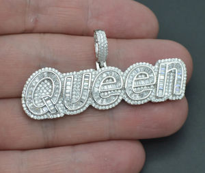 Colgante con Letra 'Queen' en Aleación Chapada en Rodio con Cristales de Estrás, Estilo Hiphop, Unisex, Ideal para Regalo - Product Image 3