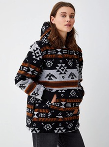Poncho long à capuche Thunderbird personnalisé en gros avec logo anti-boulochage sur le devant, 100 % coton, écologique - Product Image 3