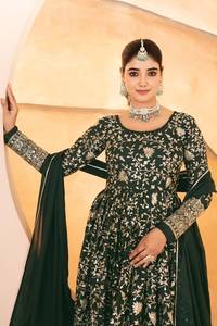 ชุดเดรส Anarkali สำหรับผู้หญิง ดีไซน์เนอร์แบรนด์ดัง ผ้าจอร์เจตต์ ประดับด้วยงานปักเลื่อมหนักและงานปักดิ้นหลายเส้น พร้อมผ้าคลุมไหล่และกางเกงขายส่งจำนวนมาก - Product Image 3