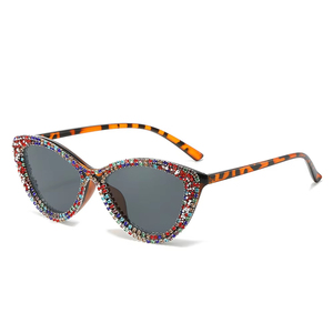 2025 New Arrival High Quality Wholesale Luxury Trendy Fashion Bling Rhinestone Cat Eye Diamond Shade <b>Sunglasses</b> for Women - Product Image 3