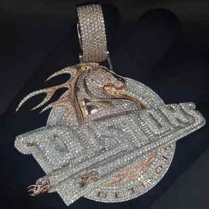 Colgante Redondo Personalizado de Plata Sólida 925 con Diamante Moissanita y Certificado, Estilo Iced Out para Hombres y Mujeres - Product Image 1