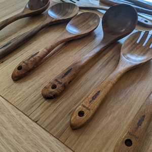 Juego de Utensilios de Madera Mortok de 9 Piezas, Tallados a Mano, Ecológicos, Aptos para Lavavajillas, Ligeros, Cucharas, Espátulas, Tenedores, Herramientas de Cocina - Product Image 5