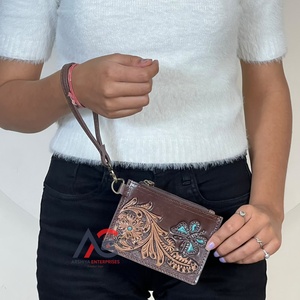 กระเป๋าคลัทช์หนังแท้ทำมือแบบพรีเมียม ดีไซน์ลายดอกไม้และผีเสื้อสุดเก๋ พร้อมช่องใส่เหรียญและบัตร - Product Image 1
