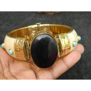 Bracelets artisanaux en pierres semi-précieuses, os et laiton avec des pierres d'agate naturelles - Product Image 2