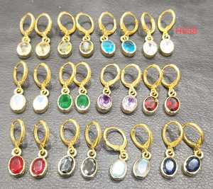 Boucles d'oreilles créoles Rawat en acier inoxydable avec pendentif carré en pierres précieuses, cristaux et strass, serti en canal, style décontracté/sportif, pour enfants et mariages - Product Image 1